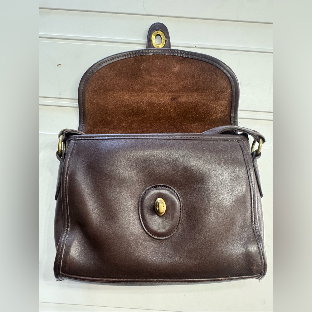 Coach Vintage Devon Mahogany Brown 9908 Crossbody Bag Purse Turnlock Leather - Picture 2 of 8